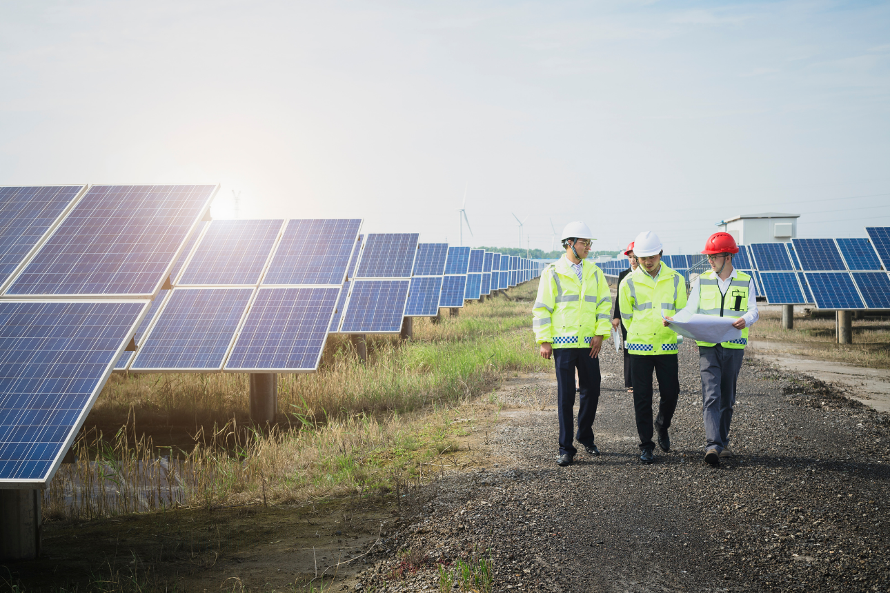 Sistemas de Bombeo con Energía Solar y Otras Renovables